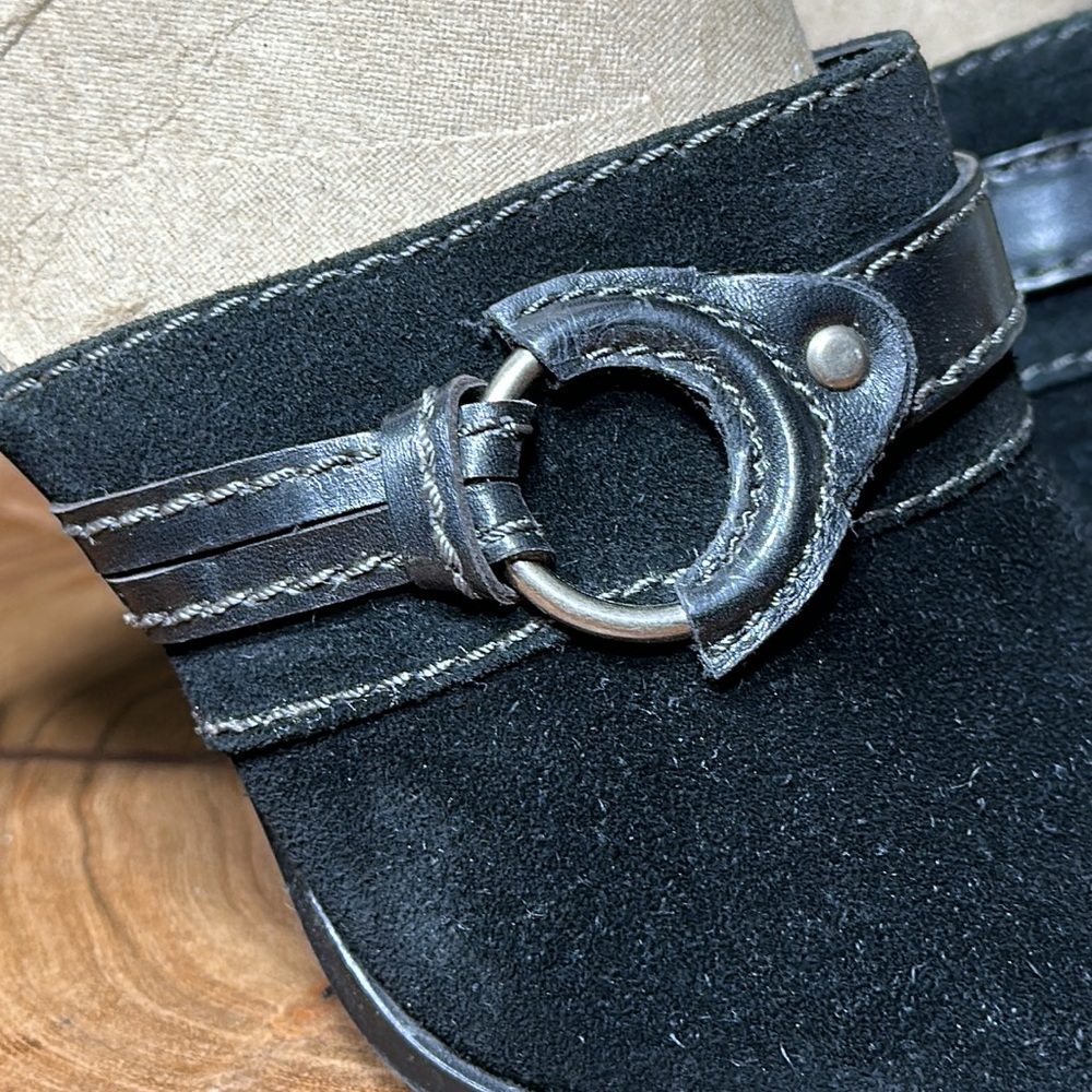 AXCESS by Liz Claiborne Decatur Suede Heeled Mules - Picture 4 of 16